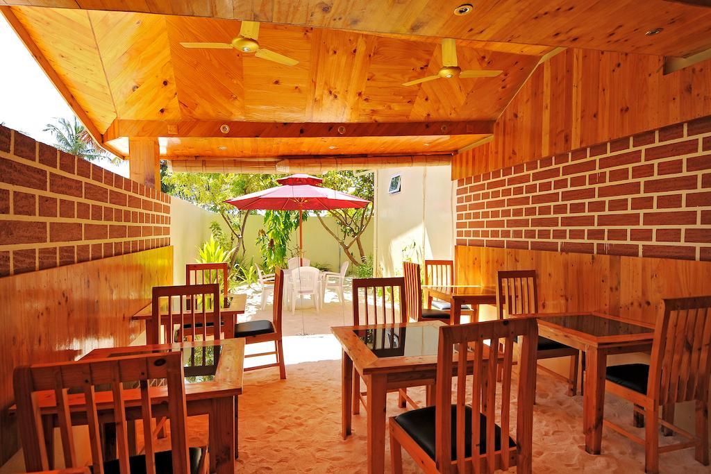 Arena Lodge Sky остров Маафуши Екстериор снимка